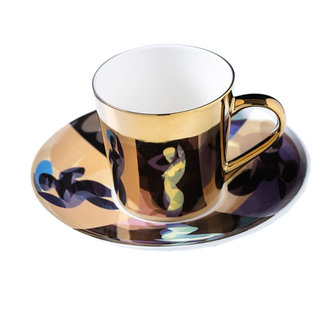 HYGGE CAVE | LOCOMOTION ANAMORPHIC CUP 2.0  gold mirroring is comprised of parallel lines