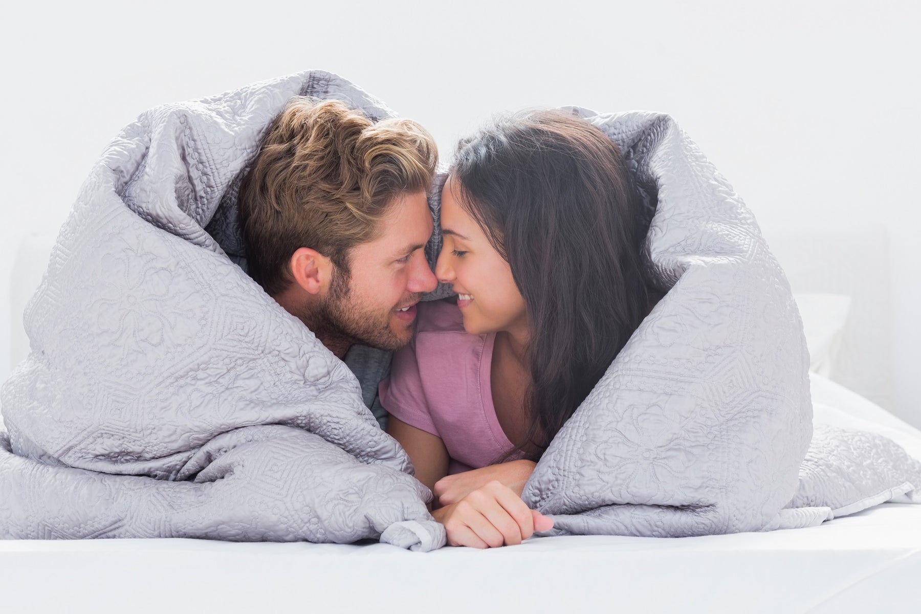 EVERYTHING YOU NEED TO KNOW ABOUT WEIGHTED BLANKETS - HYGGE CAVE