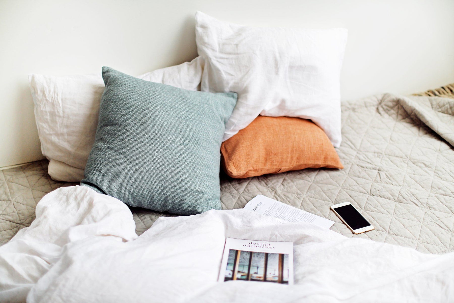 Buying Pillows and Pillow Covers Online: Tips and Tricks