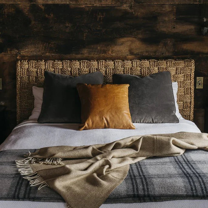 HYGGE CAVE | MERINO WOOL BLANKET