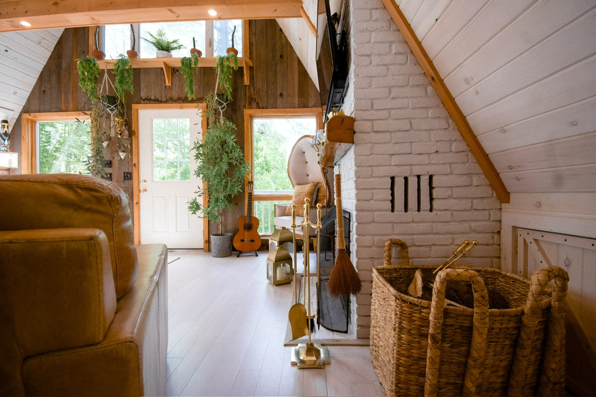 RUSTIC CHARM: DECORATING WITH NATURAL WOOD AND STONE TO CREATE A COZY ...
