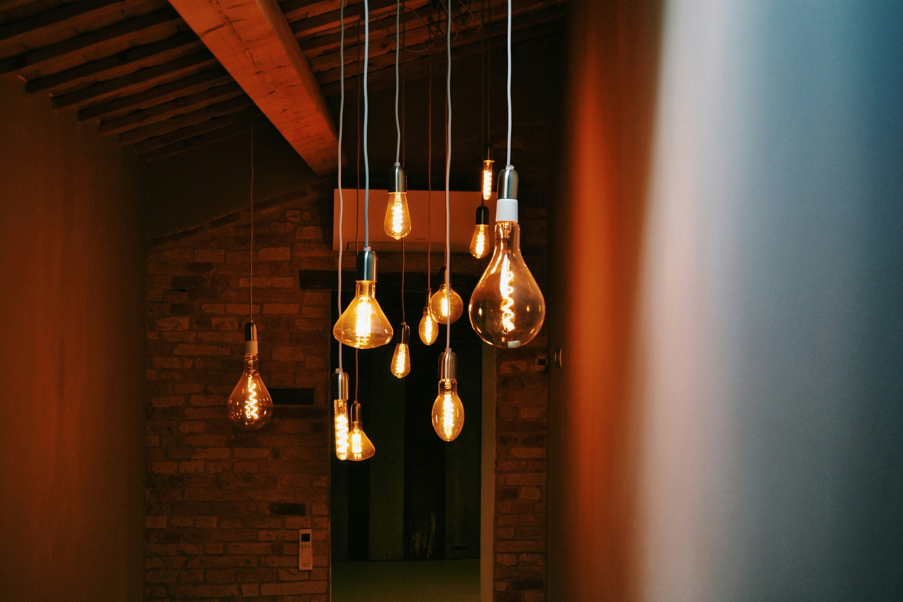 HOW LED LAMPS CAN TRANSFORM YOUR INTERIOR DESIGN