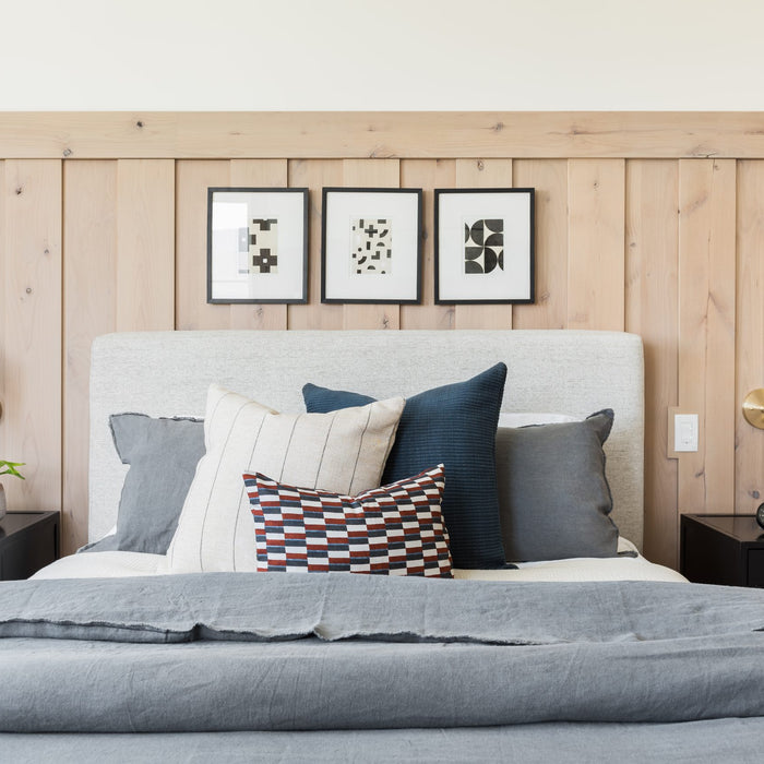 3 WAYS TO DECORATE THE AREA ABOVE YOUR BED - HYGGE CAVE