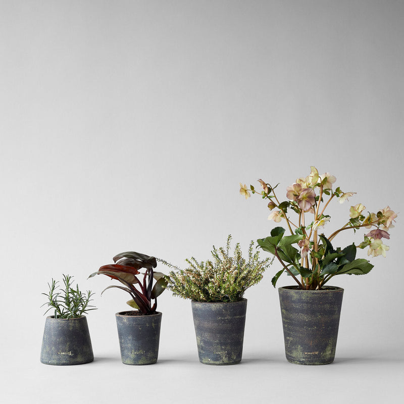 Terra Cotta Basic Planter, Grey Patina