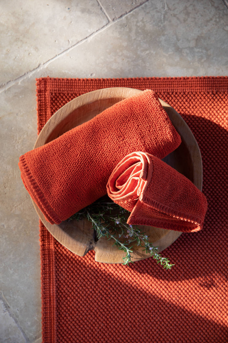 Elia Chalk Bath Rug (21" x 43")