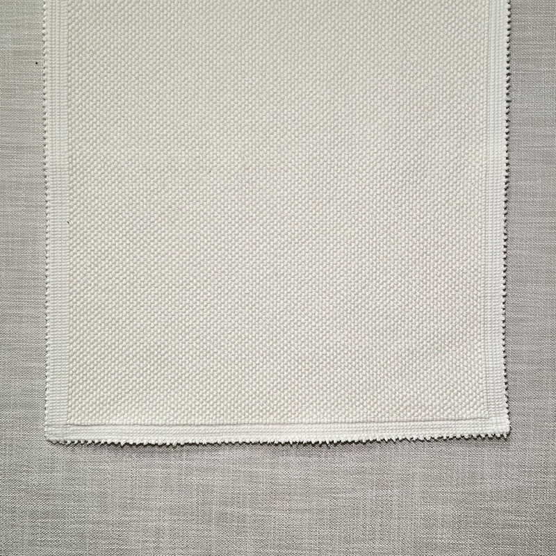 Elia Chalk Bath Rug (21" x 43")