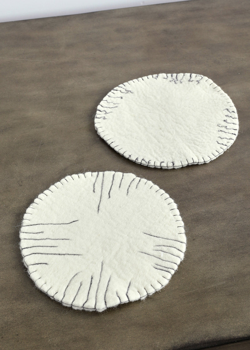 Fine Line Ivory Wool Trivet