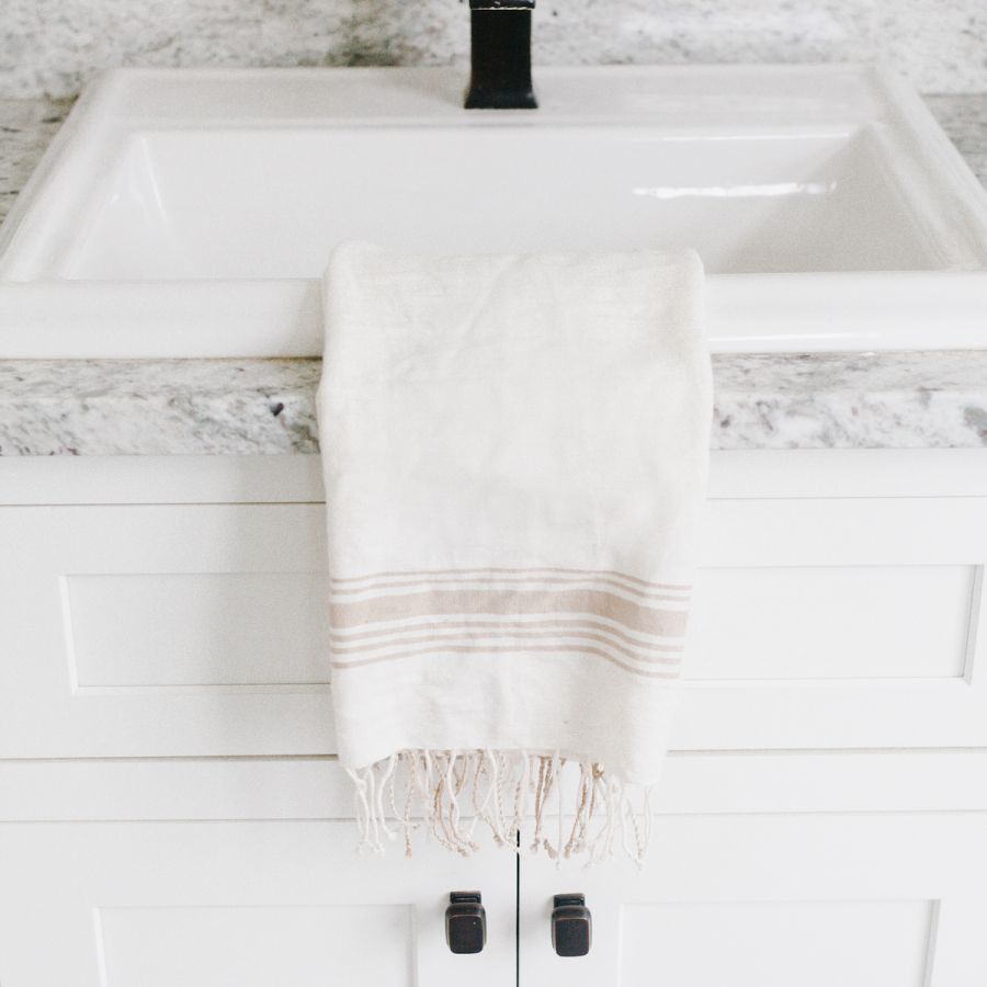 Hygge Cave Cabin Hatch Towel - Thumbnail 5