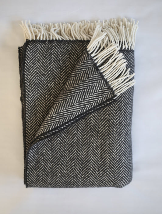 Merino cashmere rug with fringe in cold weather – hygge cave