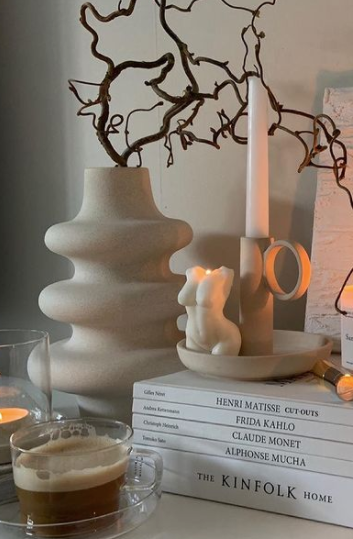 HYGGE CAVE | Curvy Female Candle