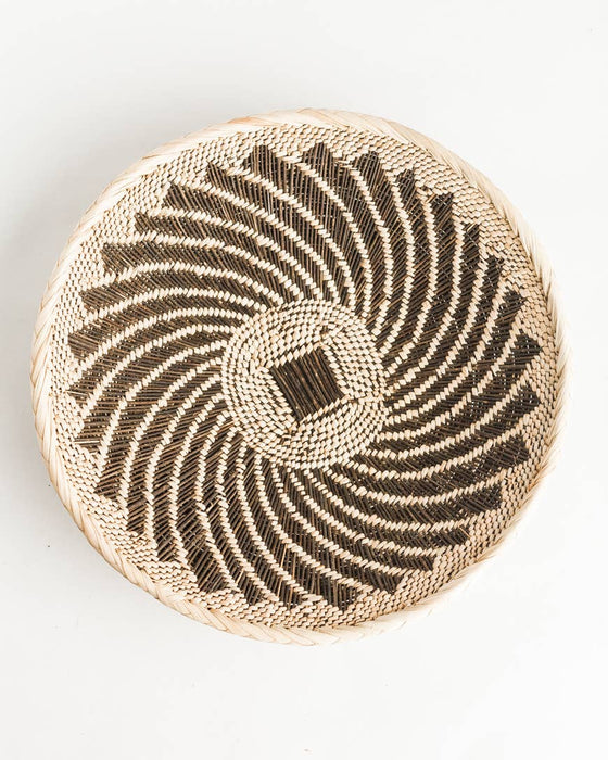 HYGGE CAVE | AURORA WALL BASKET Ethically crafted in Zambia natural