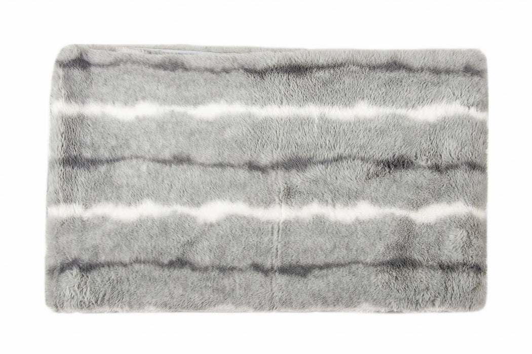 HYGGE CAVE | GREY AND WHITE FAUX FUR THROW