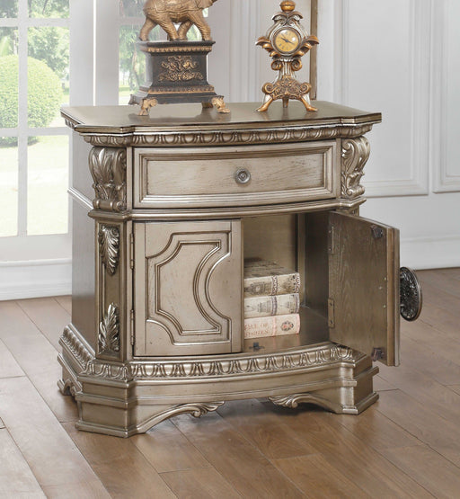 HYGGE CAVE | ANTIQUE NIGHTSTAND