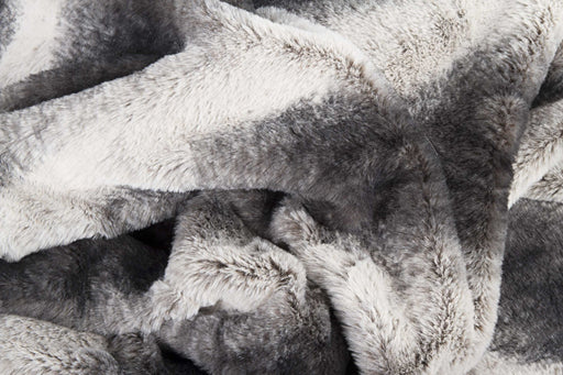 HYGGE CAVE | IRVING CHARCOAL WHITE FUR THROW
