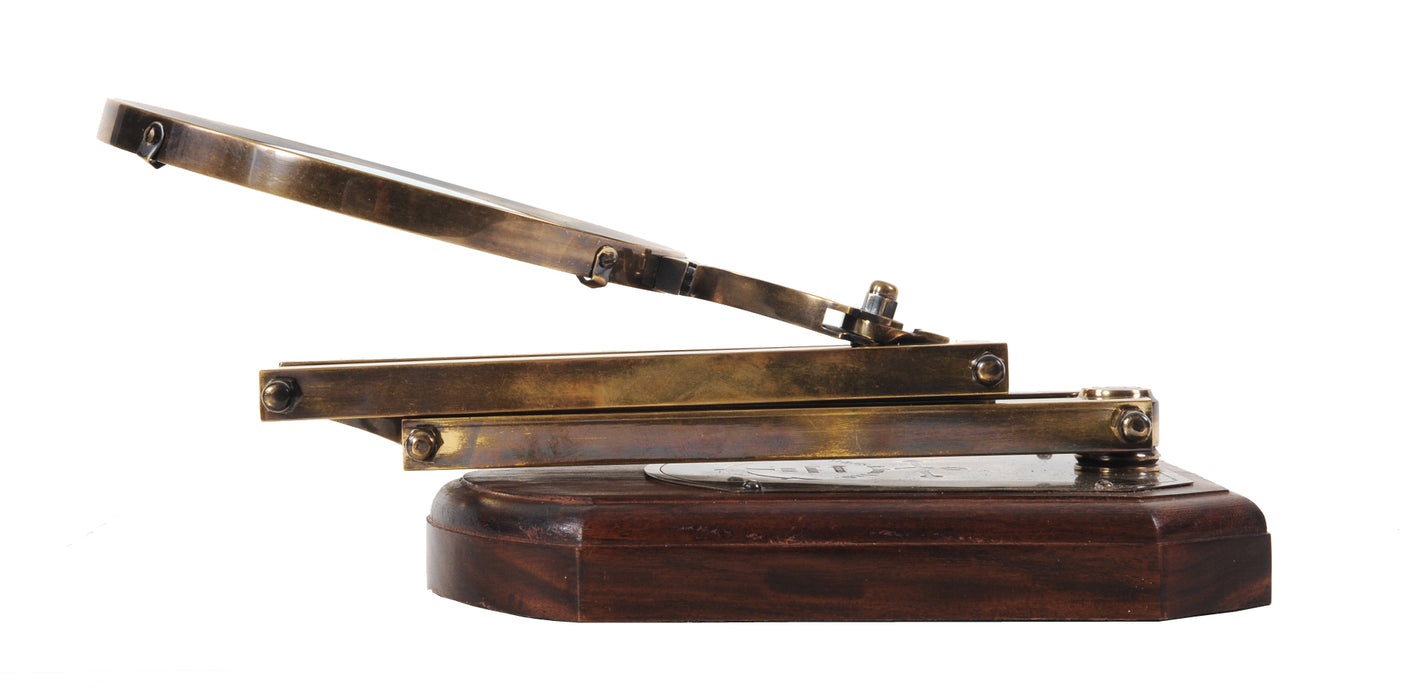 HYGGE CAVE | GLASS WITH WOODEN BASE