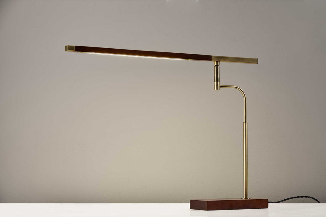 HYGGE CAVE | WALNUT WOOD LED DESK LAMP 