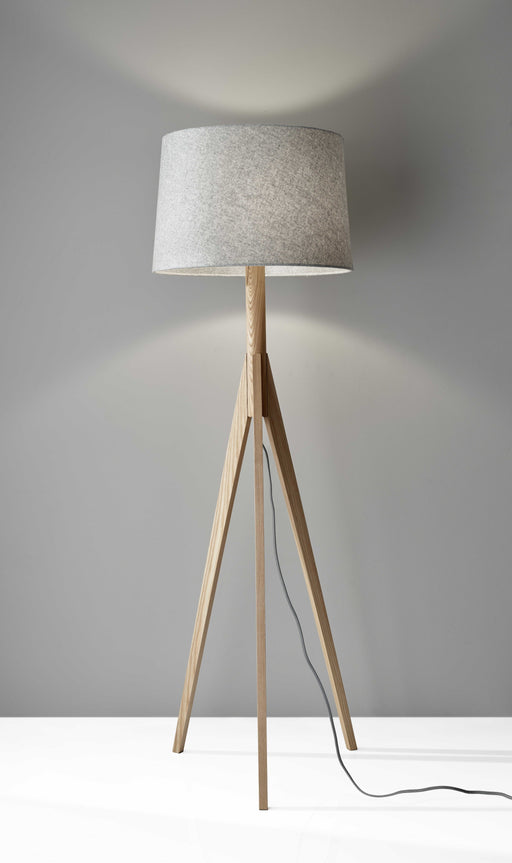 HYGGE CAVE | NATURAL WOOD FLOOR LAMP WITH TRIPOD BASE
