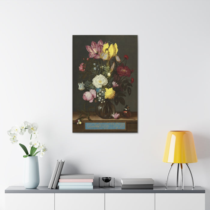 HYGGE CAVE | BOUQUET OF FLOWERS IN A GLASS VASE