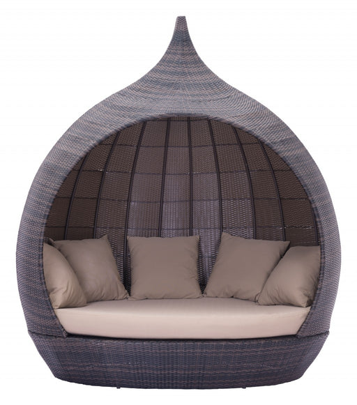HYGGE CAVE | TEARDROP SHAPED DAYBED