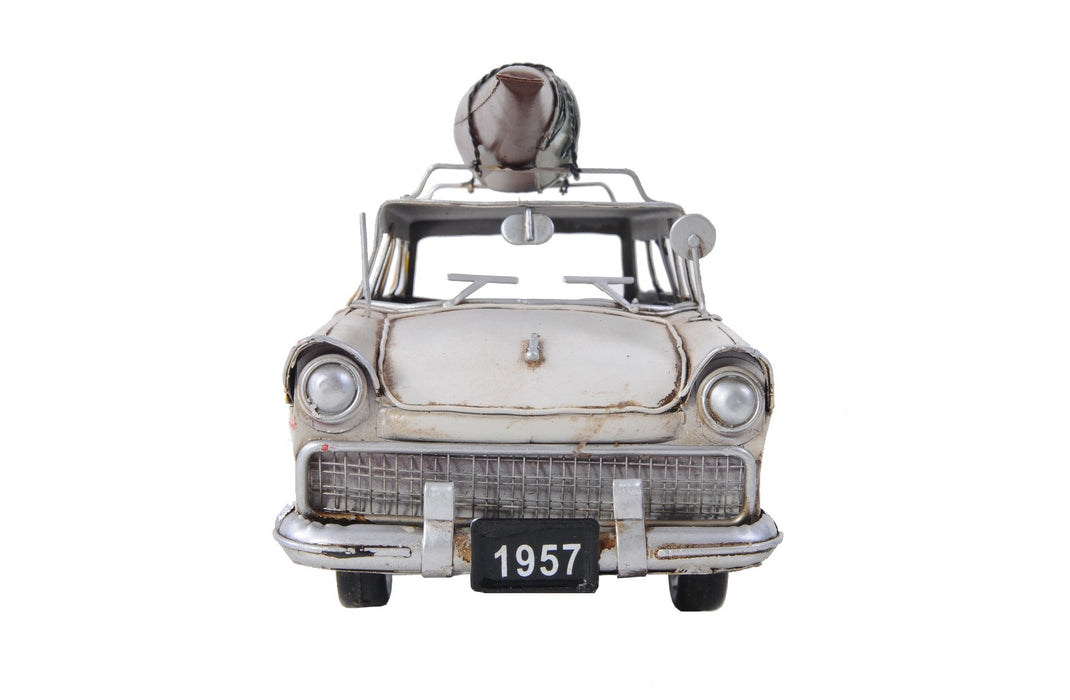 HYGGE CAVE | FORD COUNTRY SQUIRE STATION SCULPTURE