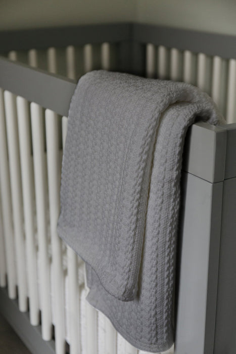 HYGGE CAVE | BABY BLANKET CABLE KNIT