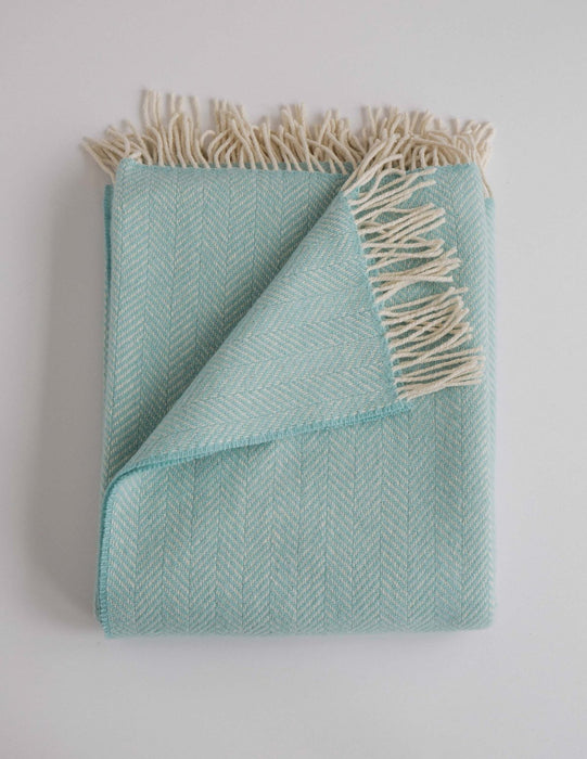 Merino cashmere rug with fringe in cold weather – hygge cave