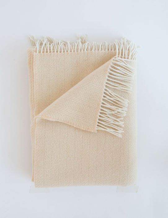 Tender throw from natural fabrics – hygge cave