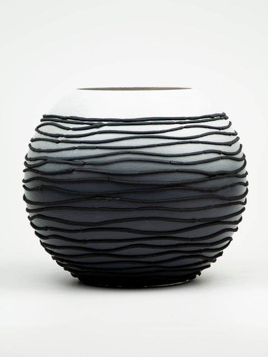 HYGGE CAVE | BLACK EDITION WAVE VASE Ethically crafted in Belarus.